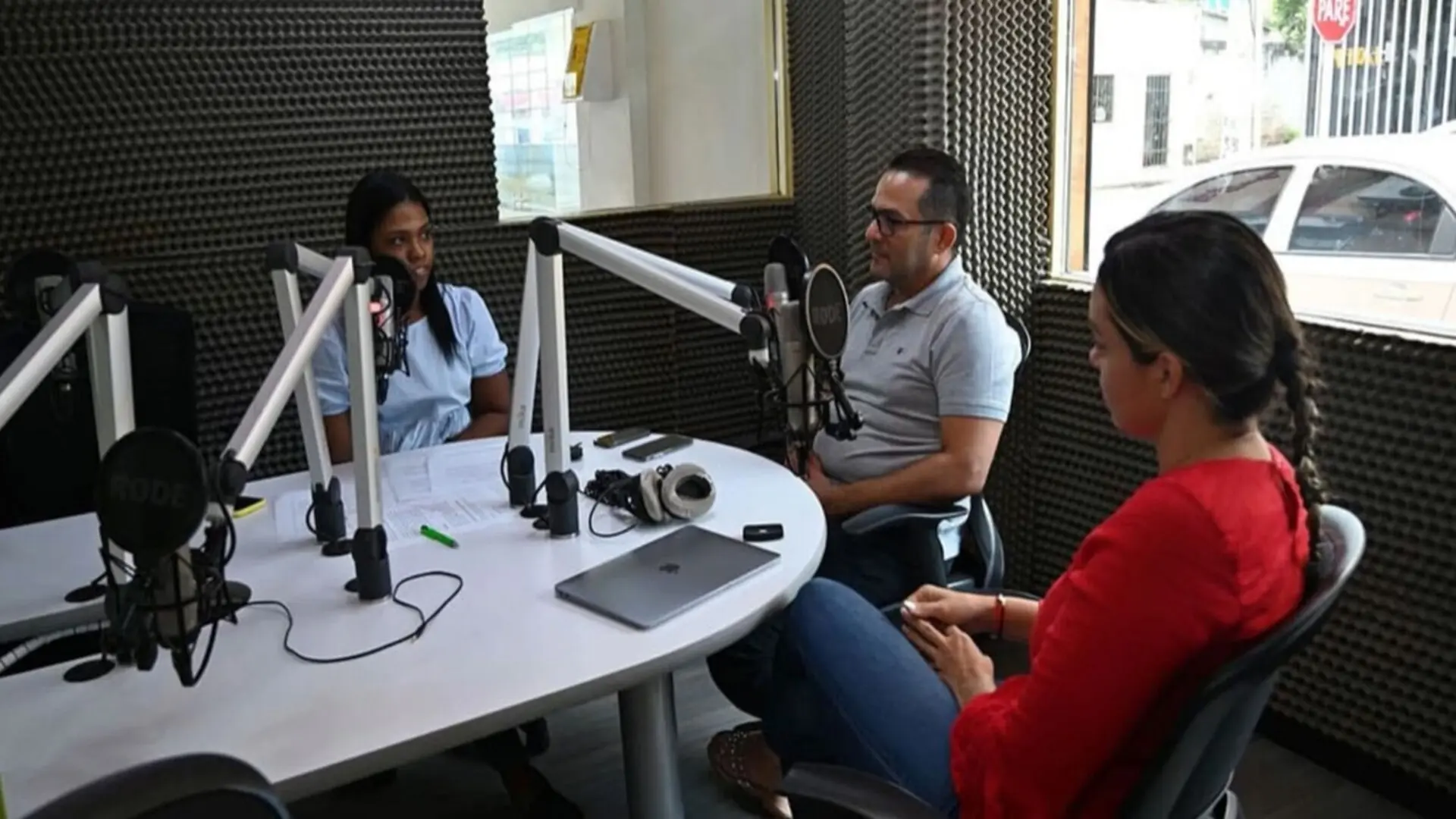 Experiencia de los graduados, socializar actividades – Relación del graduado con la Universidad