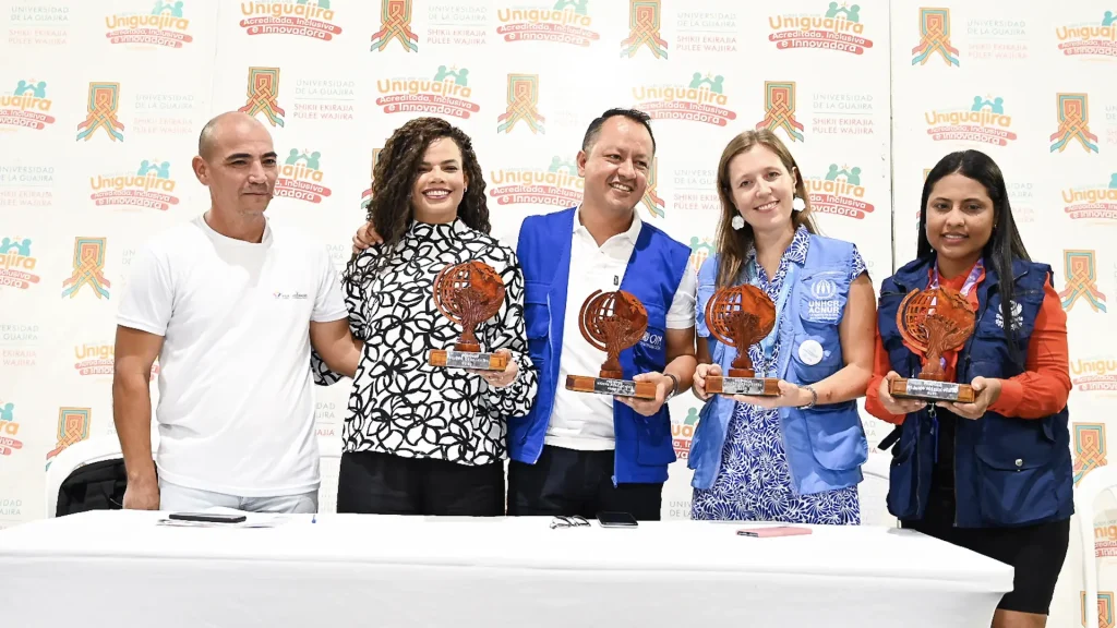 Uniguajira fortalece la integración social en dos poblaciones vulnerables de Riohacha a través de un diplomado