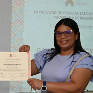 Ana Milena Barros Maestre Por su desempeño sobresaliente en el área de la educación.