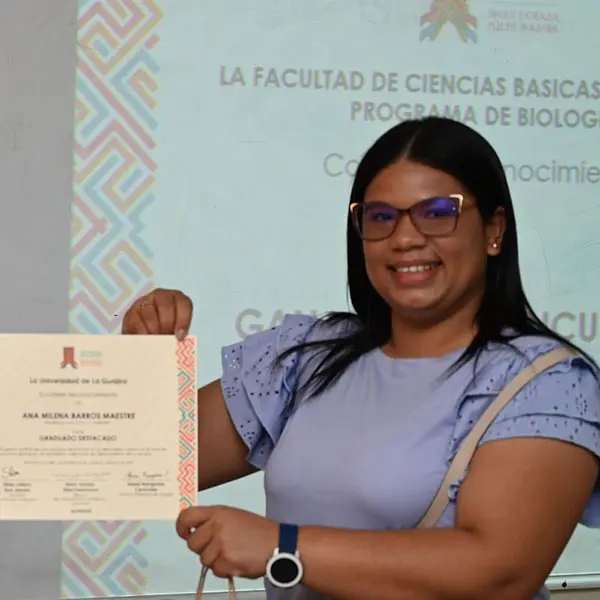 Ana Milena Barros Maestre
Por su desempeño sobresaliente en el área de la educación.