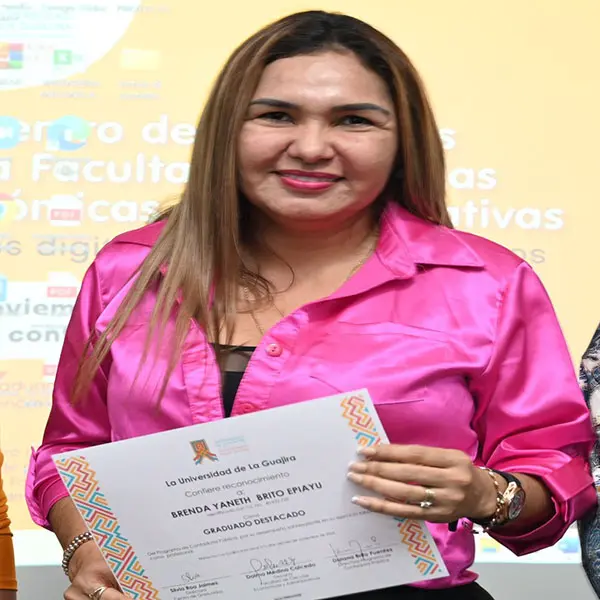 Brenda Yaneth Brito Epiayu
Por su desempeño sobresaliente en su ejercicio como profesional.
