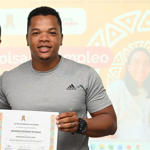 Edelberto Redondo Reynoso Por su desempeño sobresaliente su ejercicio laboral como profesional.