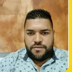 Fred Francisco Galvis Sarmiento Por su logros sobresalientes con sus aportes en el área social y comunitaria.