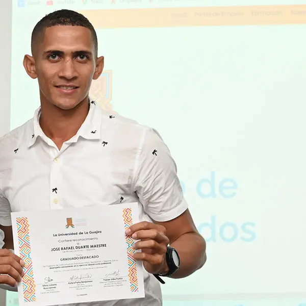 Jose Rafael Duarte Mestre Por su desempeño sobresaliente su ejercicio laboral como profesional.