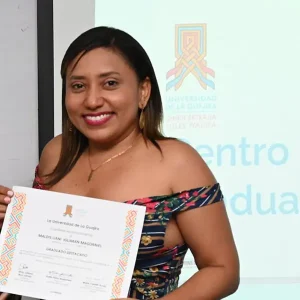 Maldis Iguaran Magdaniel Por su desempeño sobresaliente en su ejercicio como profesional.