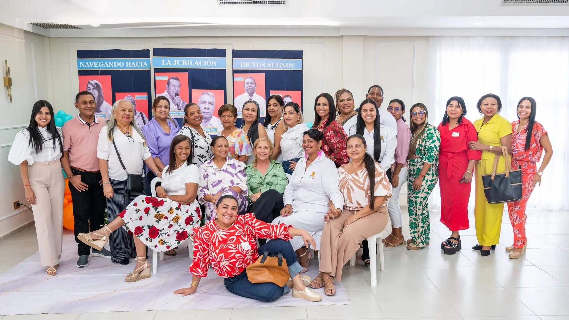 Docentes y administrativos de Uniguajira reciben apoyo integral en su etapa prejubilatoria