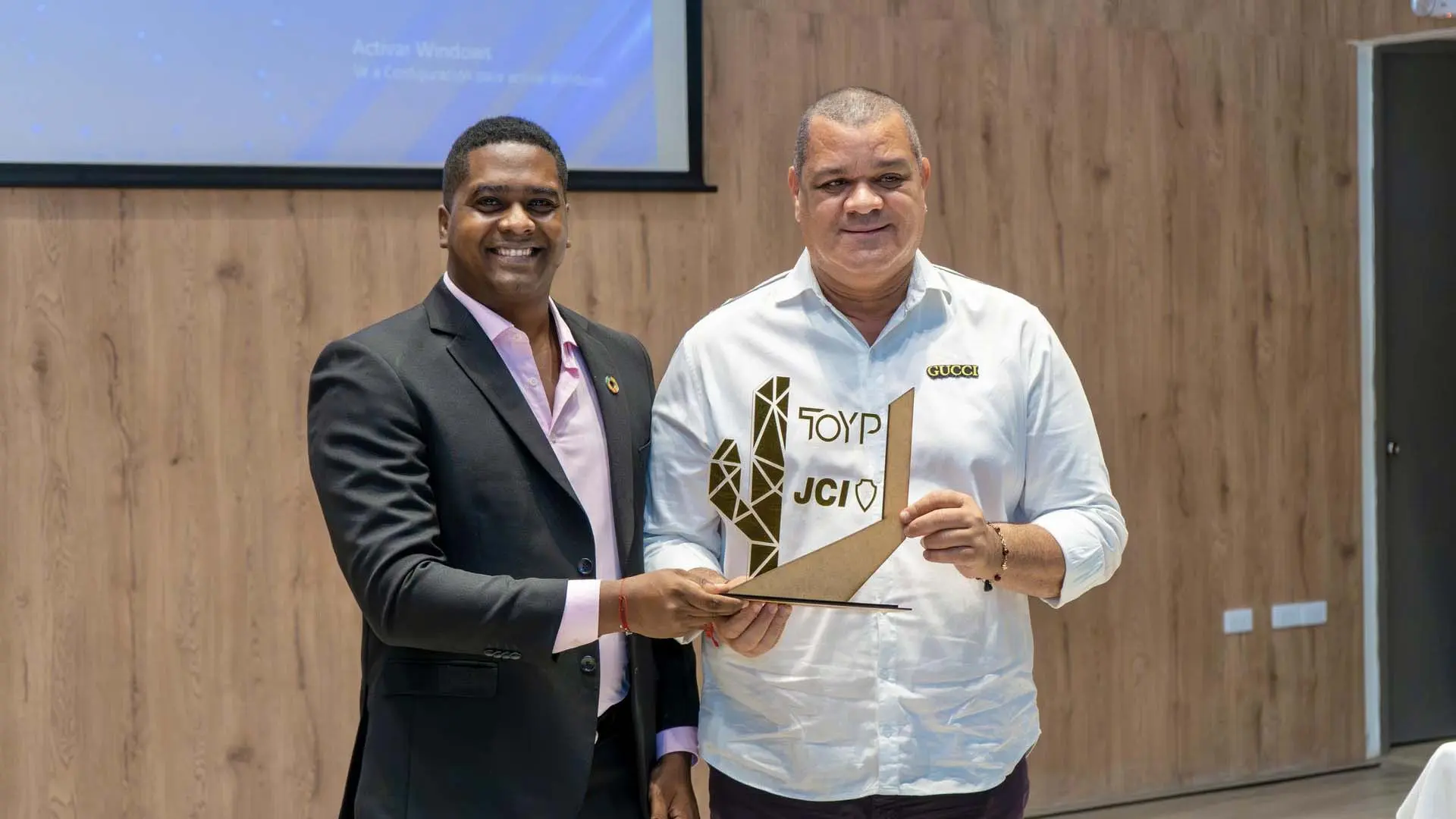 Rector de Uniguajira fue galardonado por JCI Wayma