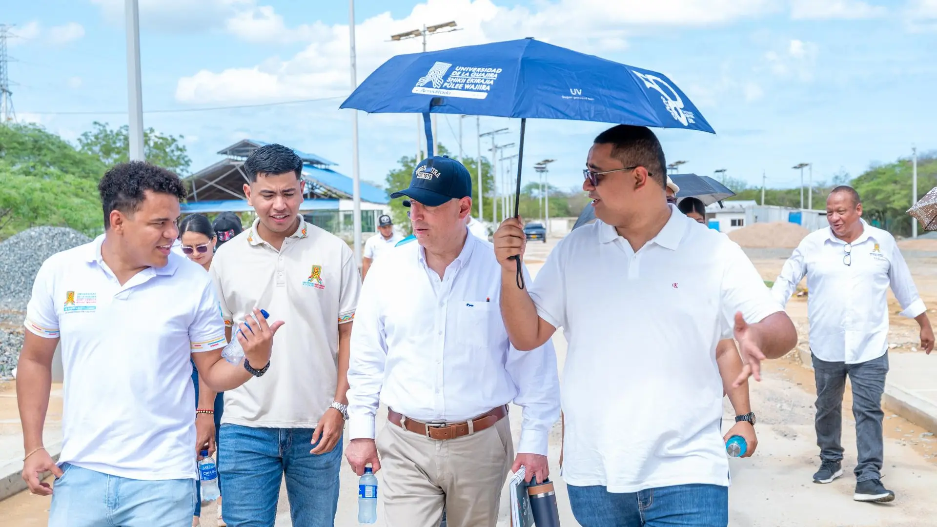 Recorrido de inspección por las obras de la Universidad de La Guajira junto a los auditores de Icontec.